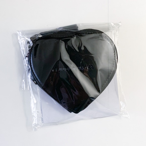 Heart Shaped Coin Purse in Black - Picture 1 of 7